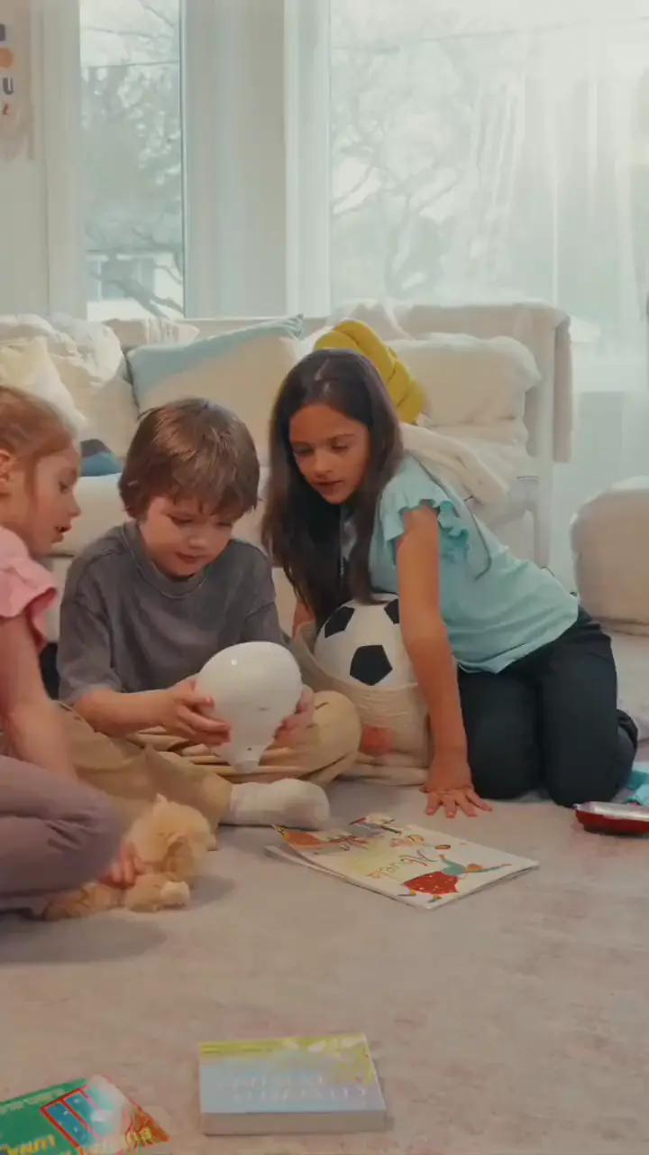 Children playing with Luka together